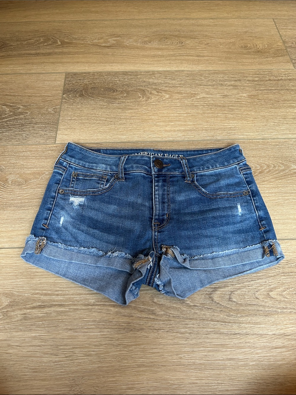 American Eagle Outfitters Women’s Medium Blue Distressed Denim Cutoff Shorts